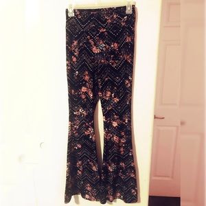 floral print  1970’s style flared stretch pants